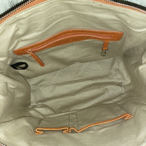 Authentic Kenneth Cole Tote bag - Picture 5 of 9